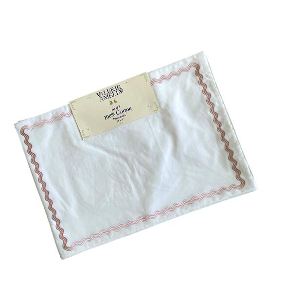 VALERIE AMELIA White Pink Ric Rack Trim Cotton Placemats 13x19 Set of 4 NEW - Picture 2 of 12